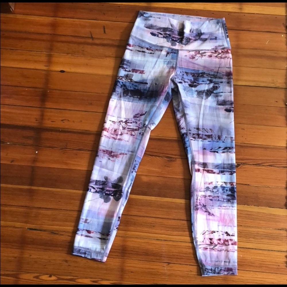 Lululemond 7/8 Legging size 6